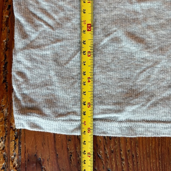 NWT BP Ribbed Long Sleeve Cropped Heathered Gray Shirt Size Medium - Picture 8 of 10